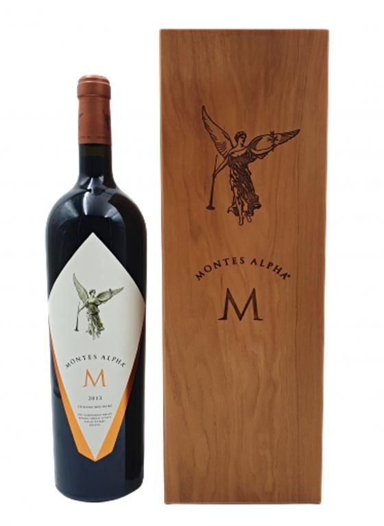 Montes Alpha „M“ Magnum 1,5l v drevenej kazete